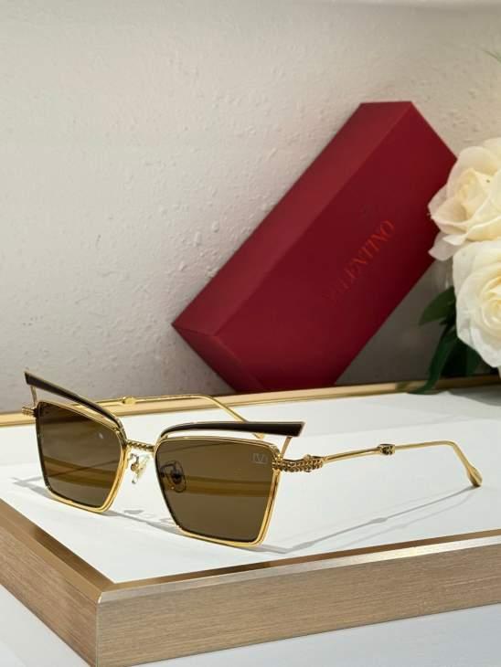 Picture of Valentino Sunglasses _SKUfw71271499fw